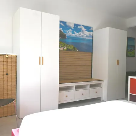 Molevan 1 - Ancona, Luminoso Monolocale Attrezzato E Comodo Ai Servizi Apartment